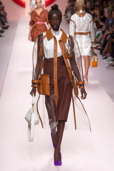 Look 3
